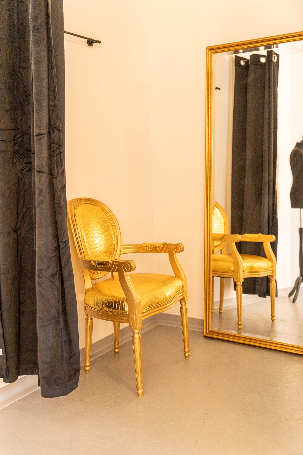 Anprobebereich im PASSIONE17 Store in Saarbrücken